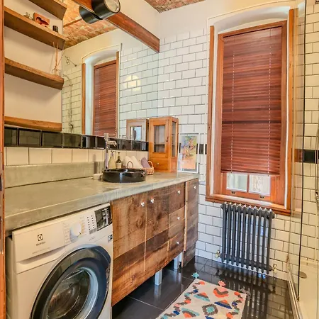 Historic Spacious Galata