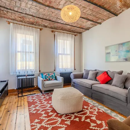 Historic Spacious Galata דירה *