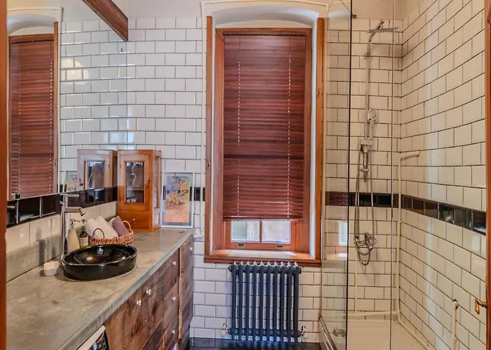 Historic Spacious Galata Lägenhet *